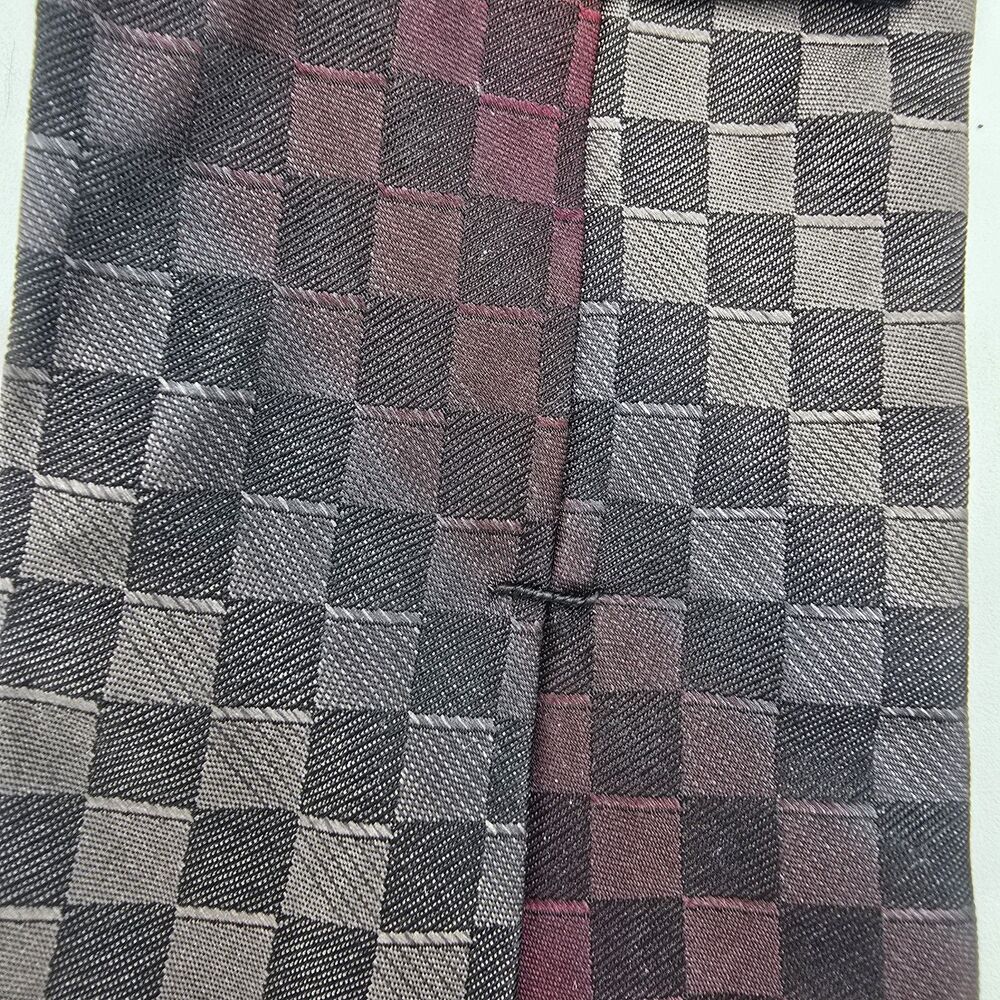 Axcess Red Grey Black geometric Silk tie 5 x 3 Necktie Vintage Menswear Suit - Picture 5 of 6